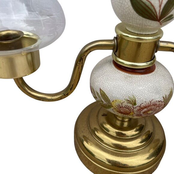 VTG Floral Porcelain Brass Candelabra Glass Globes Colonial Cottage 1960s - Picture 3 of 8